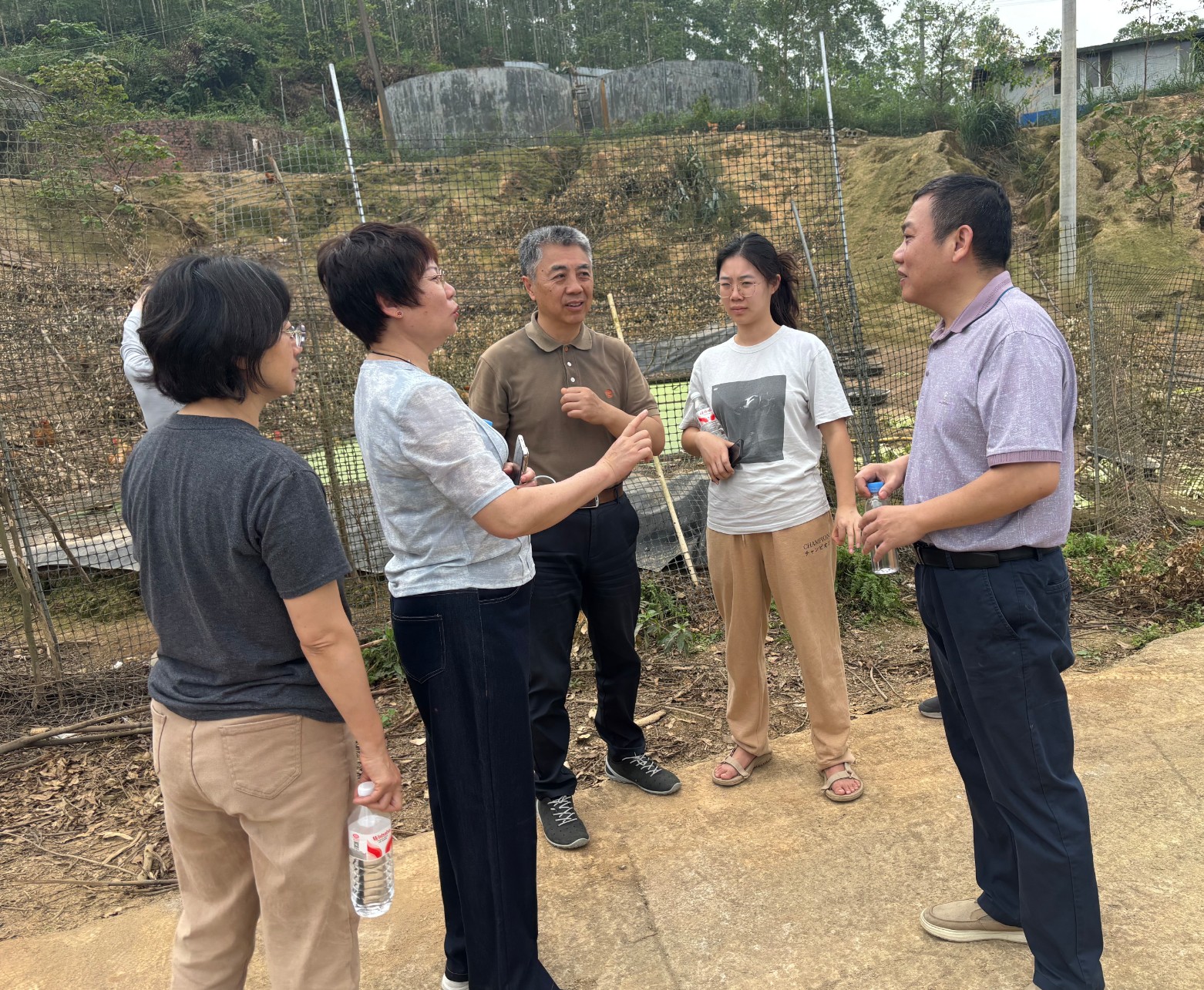 赵海老师莅临广西助农生态养殖基地调研11.jpg